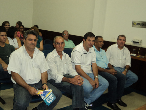 Vereadores Marcelo Otaviano, Nardo Gurjon, Alexandre Machado, Toninho do Sindicato e Zinho Cantori na reunião do dia 17